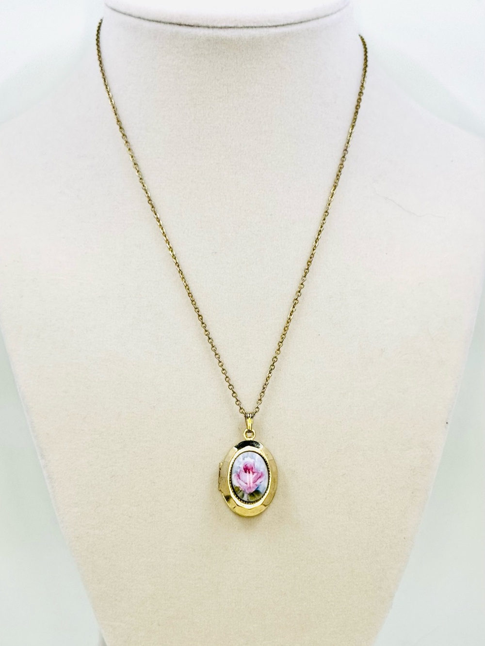 Gold Tone Vintage Oval Locket Necklace with Porcelain Pink Flower 16”